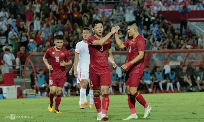 doi-tuyen-viet-nam-thieu-trung-phong-cam-gioi-la-do-dau