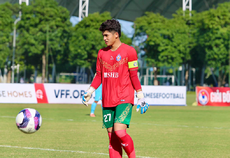 cau-thu-viet-nam-tao-dau-an-dac-biet-truoc-clb-thai-lan-hlv-kim-sang-sik-vui-ra