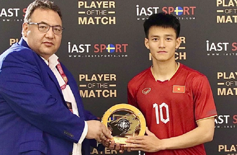 sao-u22-viet-nam-len-chuc-bo-o-tuoi-21-danh-dau-buoc-ngoat-trong-su-nghiep-va-cuoc-song