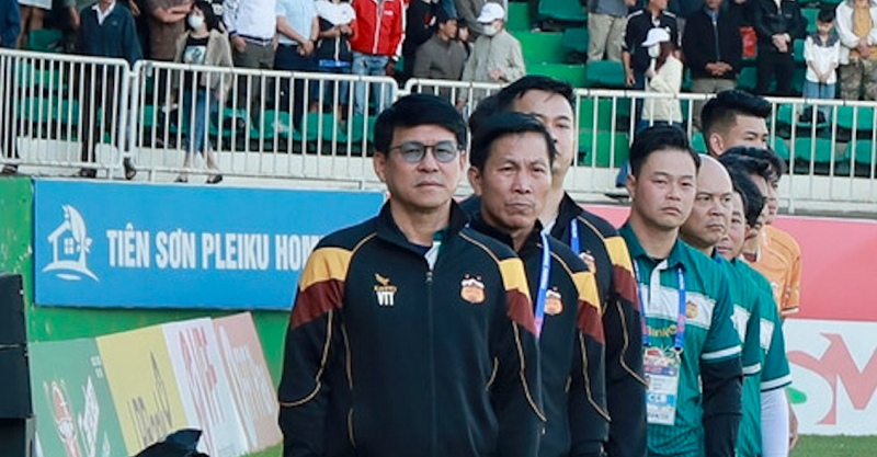 ong-lon-hagl-co-hanh-dong-khien-nhm-phan-no-doi-bong-pho-nui-gap-nguy-hiem-tren-bxh