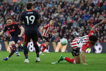 Sunderland vs Nottingham Forest (02:00 – 25/04)